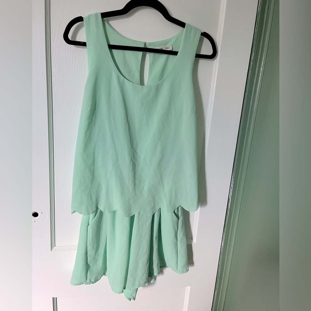 Green shorts jumper size L